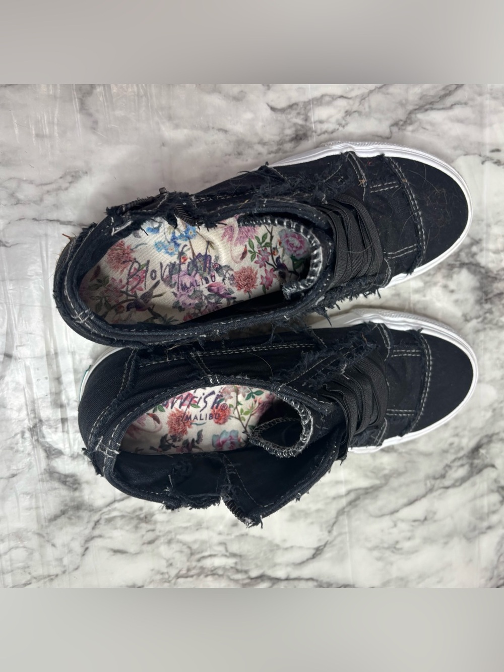 Blowfish Black Distressed Low-Top Sneakers casual comfort White Sole size 8 - Picture 5 of 5